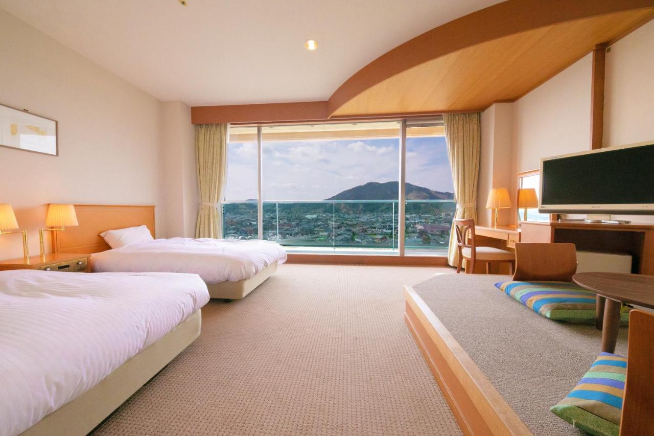 Отель Tennenonsen Hinatanoyado Nichinan Miyazaki Экстерьер фото
